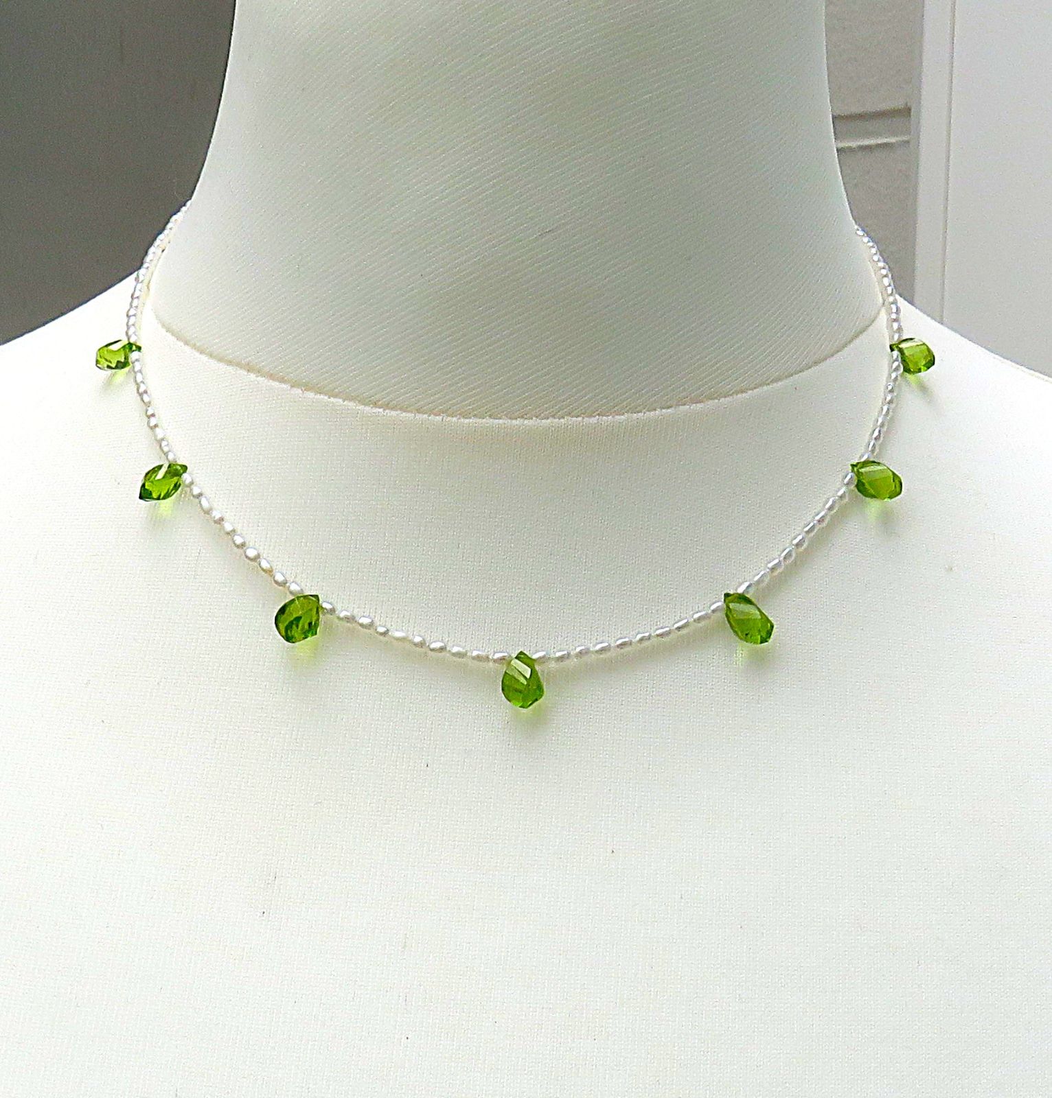 Süßwasserperlen Kette Mini Reiskorn Perlen 9,9 Karat Peridot Pampeln Unikat 5639