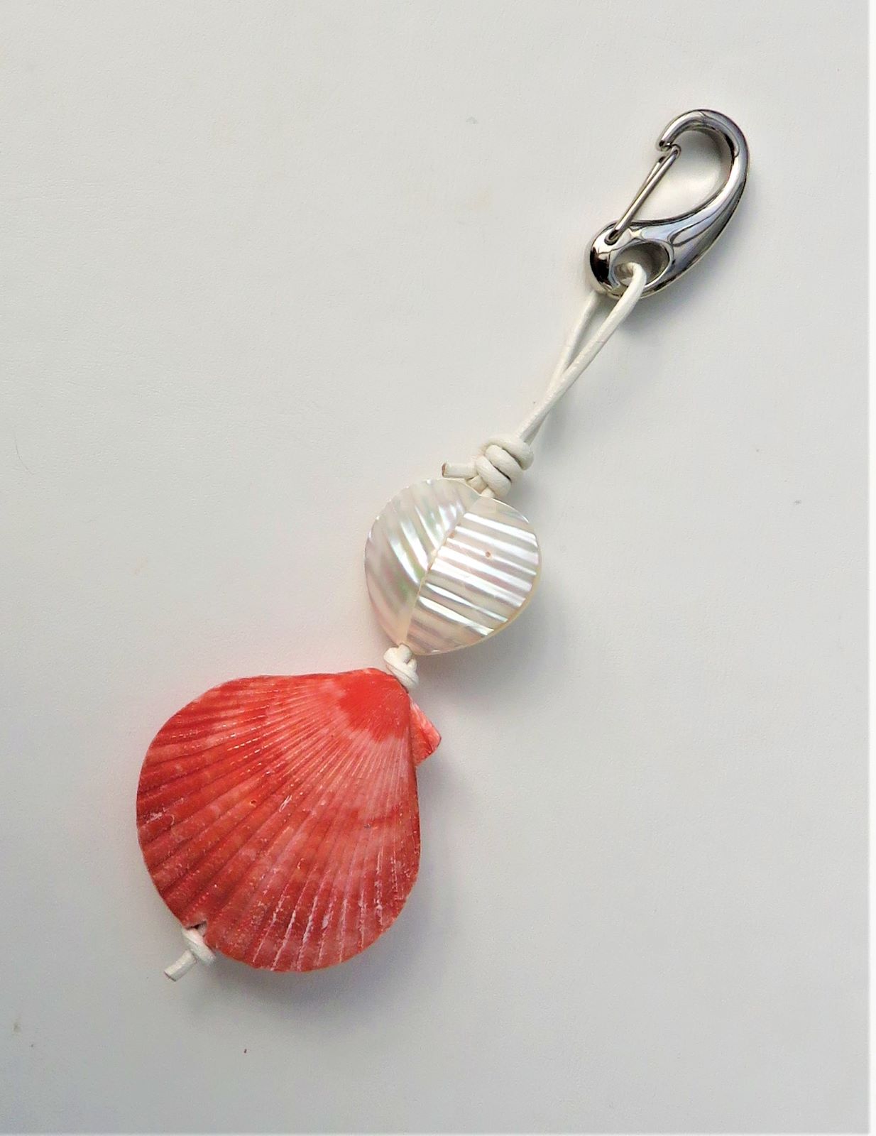 IMG_8961-2-4805 Schlüssel Anhänger Taschen Anhänger Perlmutt Muschel Ziegennappa Unikate 4804