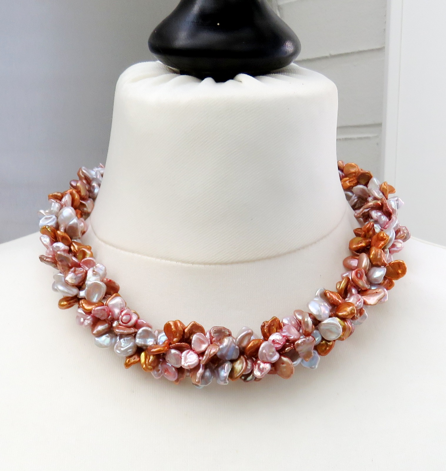 IMG_7666-4679cInSbQWMBDtIf Keshi Perlen Unikat Collier 4-reihig Perlenkette mit Ringschließe Top Ware 5331