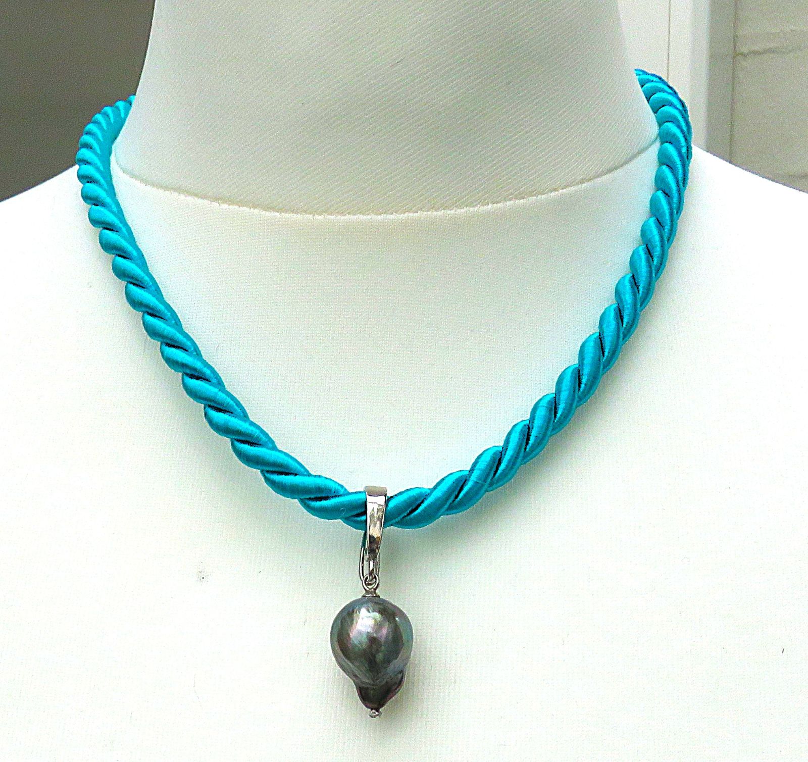 Tahiti Perlen Anhänger 5440 Unikat Collier Baumwoll Kordel Collier 5611