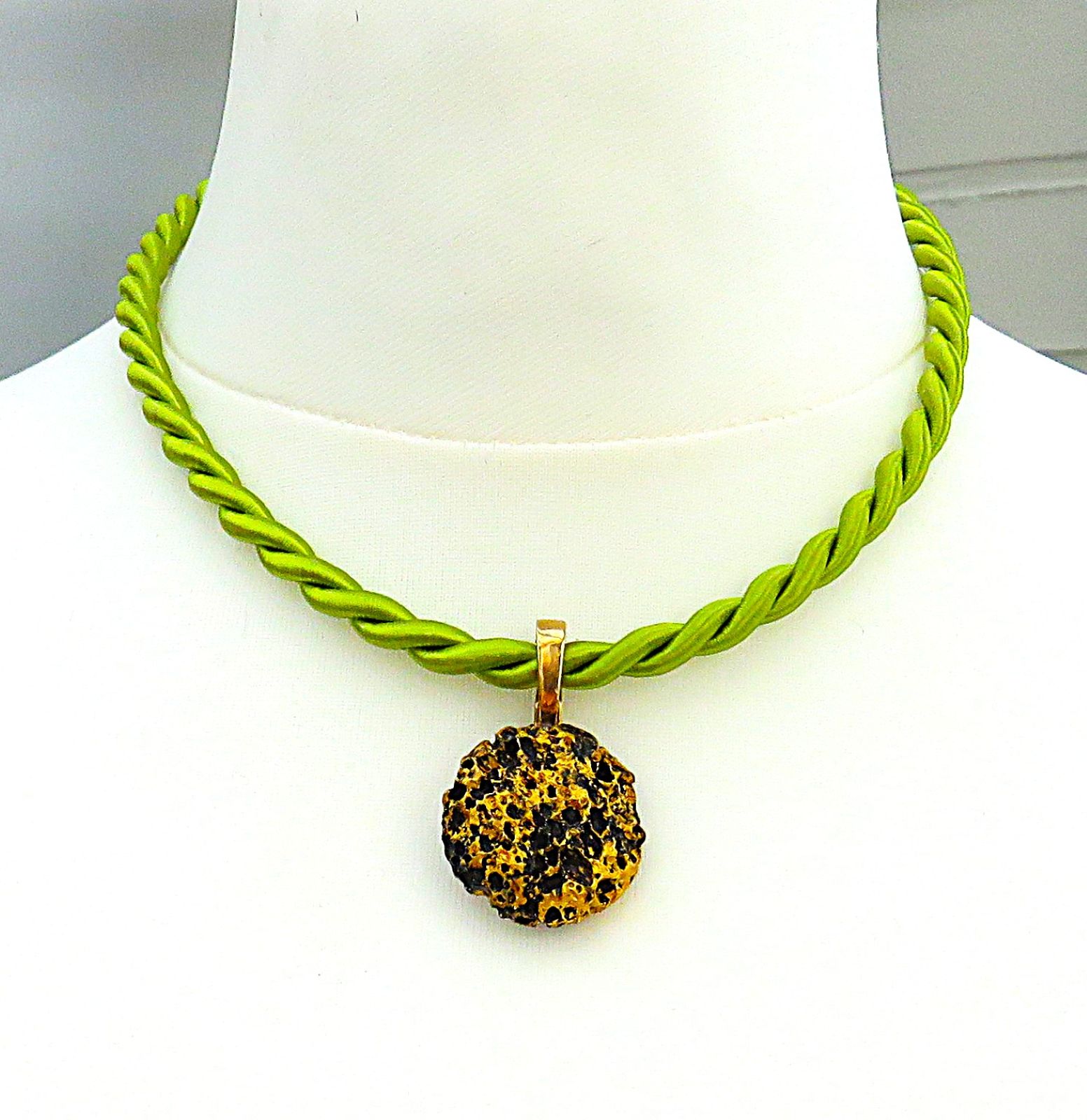 Lava Unikat Anhänger mit Blattgold 999,9 Vario Clip Baumwoll Collier 5671