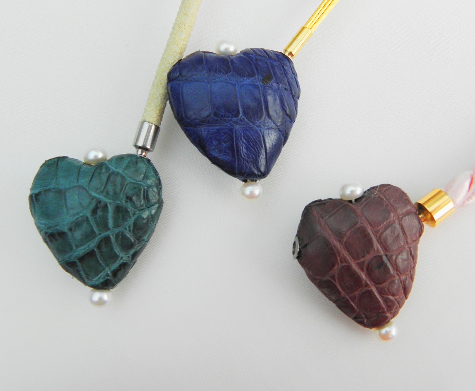 P3174373tVdSWKWmP2Una Wechselschliesssen aus Krokodil Leder